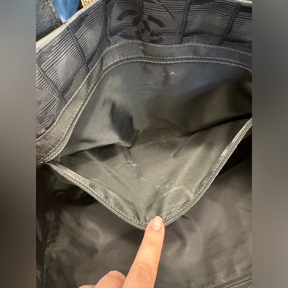 *Sold* Chanel black tote - Picture 11 of 11